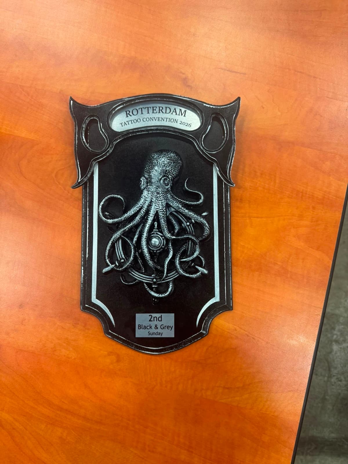 De prijs van de Rotterdam Tattoo Convention 2026, tweede plaats Black & Grey